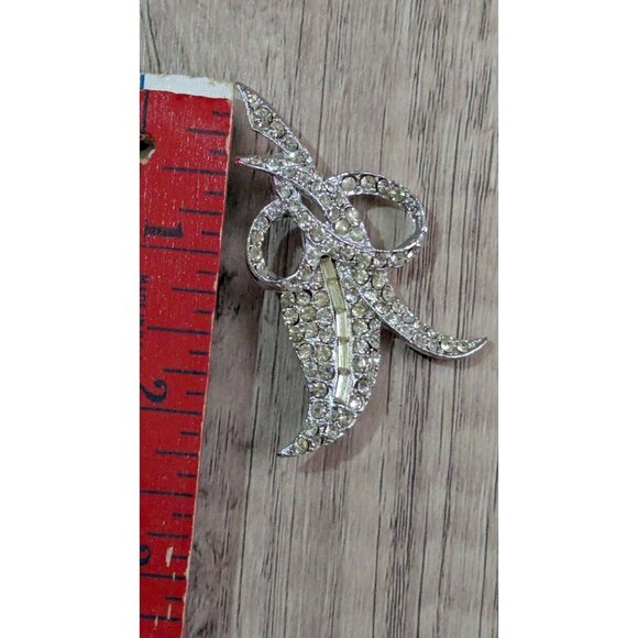 Vintage Rhinestone Art Deco Brooch Pin Silver-Tone Elegant Leaf Bow Design 2.5" - Picture 9 of 9